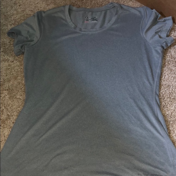 Under Armour Tops - ⬛️Under Armour Tee Shirt